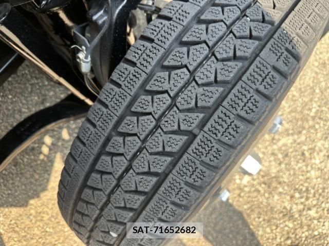Isuzu ELF TRUCK 2017-03 1235852-28