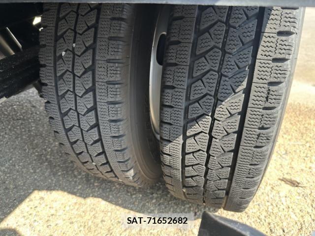 Isuzu ELF TRUCK 2017-03 1235852-29