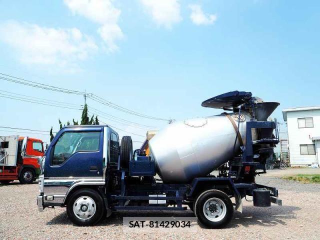 Isuzu ELF TRUCK 2018-03 1256588-1