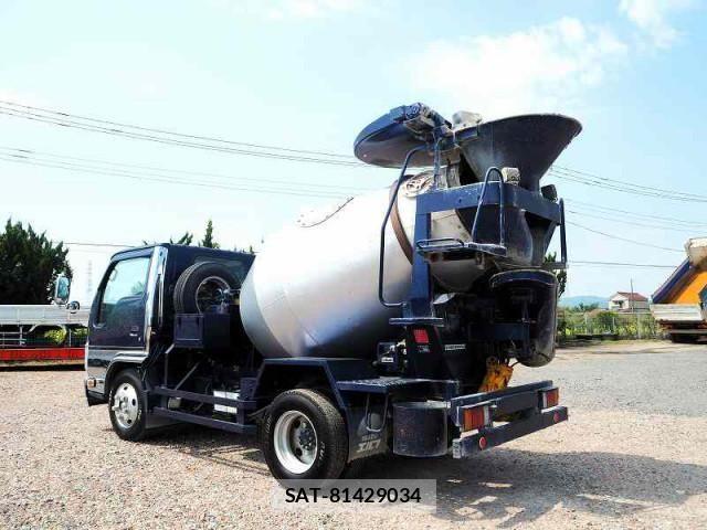 Isuzu ELF TRUCK 2018-03 1256588-2