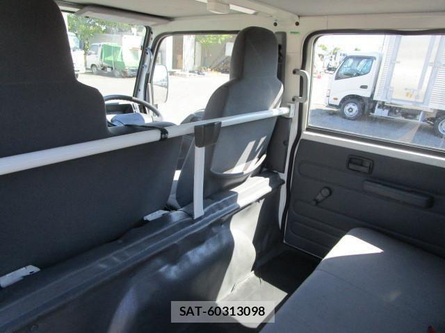 Isuzu ELF TRUCK 2014-01 1256578-22