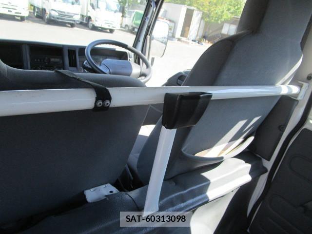 Isuzu ELF TRUCK 2014-01 1256578-23