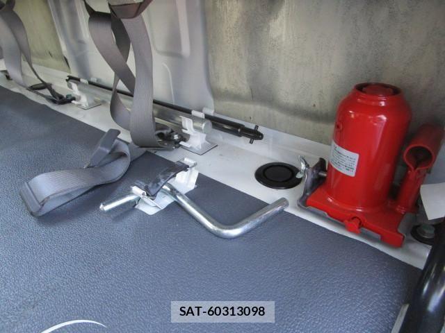 Isuzu ELF TRUCK 2014-01 1256578-26