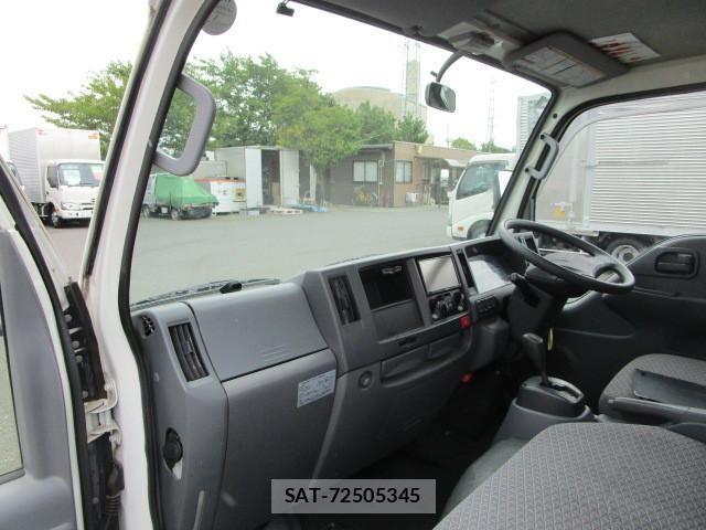 Isuzu ELF TRUCK 2018-04 1256589-17