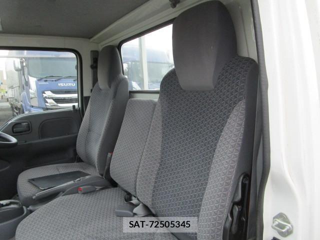 Isuzu ELF TRUCK 2018-04 1256589-18