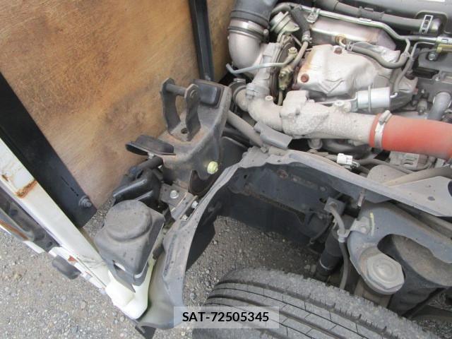 Isuzu ELF TRUCK 2018-04 1256589-23