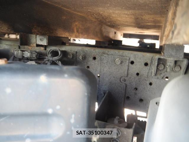 Isuzu ELF TRUCK 2010-06 1256571-11