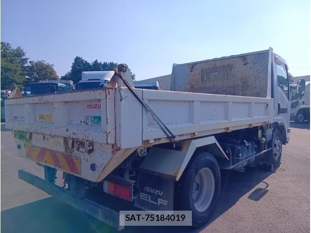 Isuzu ELF TRUCK 2015-07 1299224-2