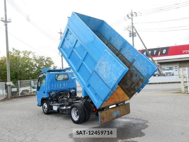 Isuzu ELF TRUCK 2015-04 1307554-1