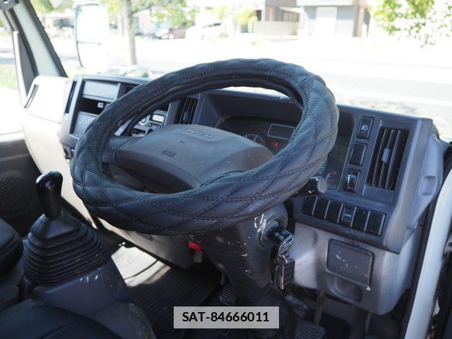 Isuzu ELF TRUCK 2016-05 1330651-1