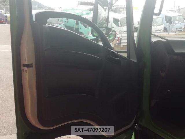 Isuzu ELF TRUCK 2017-04 1345791-25