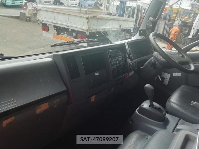 Isuzu ELF TRUCK 2017-04 1345791-28