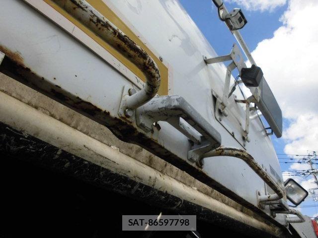 Isuzu ELF TRUCK 2011-02 1380551-6