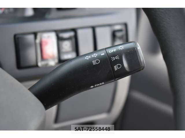 Isuzu ELF TRUCK 2015-06 1390302-12