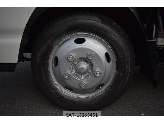 Isuzu ELF TRUCK 2014-09 1390301-8