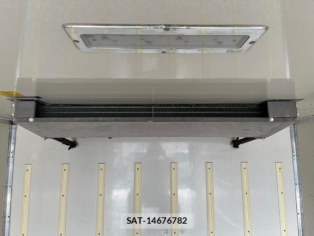 Isuzu ELF TRUCK 2013-09 406822-12