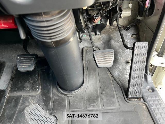 Isuzu ELF TRUCK 2013-09 406822-26
