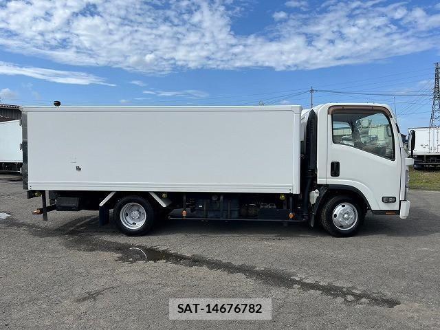 Isuzu ELF TRUCK 2013-09 406822-3