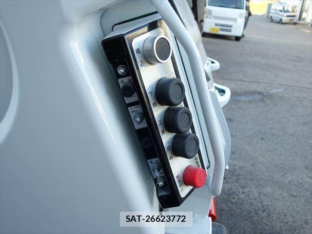 Isuzu ELF TRUCK 2017-11 406725-16