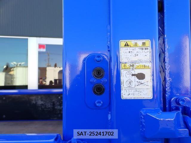 Isuzu ELF TRUCK 2015-01 806269-11