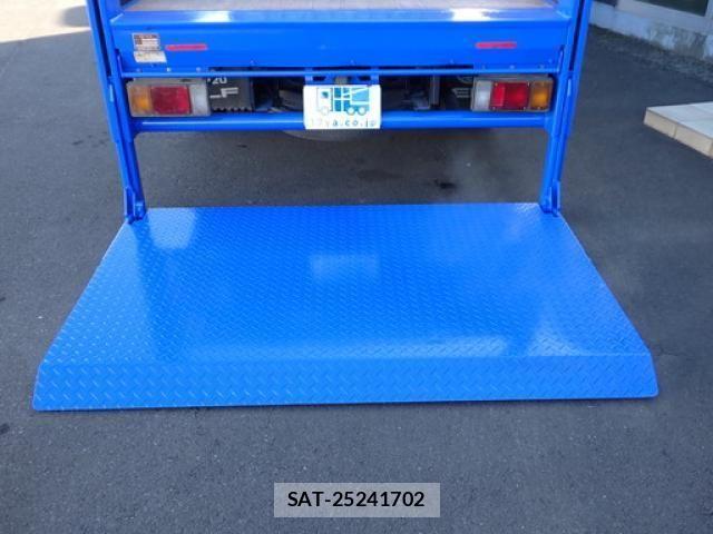 Isuzu ELF TRUCK 2015-01 806269-13