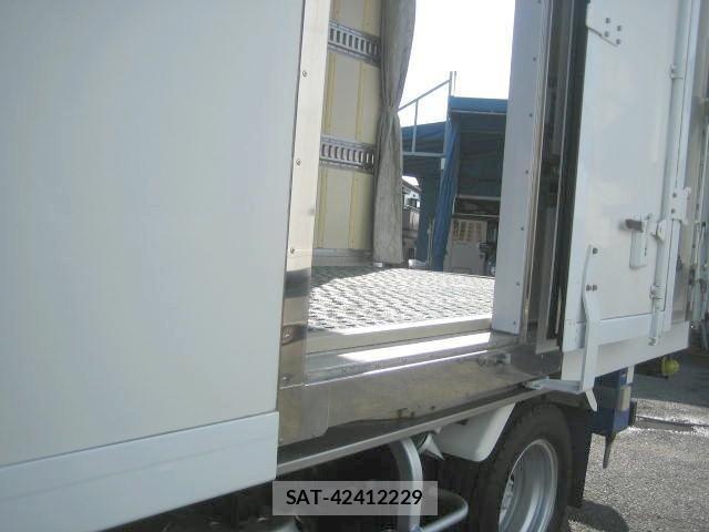 Isuzu ELF TRUCK 2018-07 1204924-7
