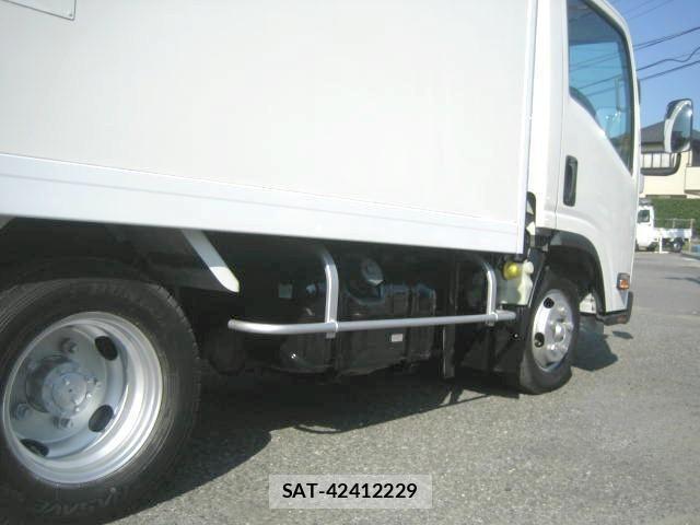 Isuzu ELF TRUCK 2018-07 1204924-13