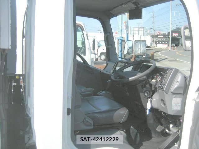 Isuzu ELF TRUCK 2018-07 1204924-24