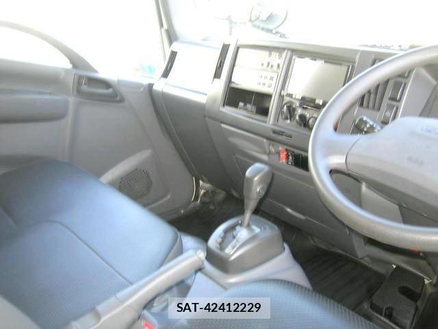 Isuzu ELF TRUCK 2018-07 1204924-26