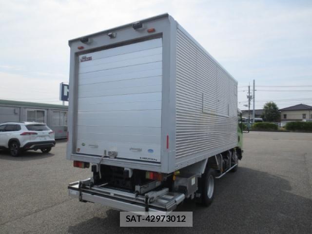 Isuzu ELF TRUCK 2017-02 1037933-3