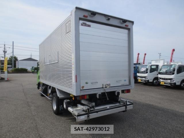 Isuzu ELF TRUCK 2017-02 1037933-4