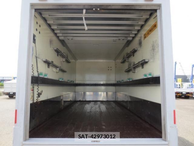 Isuzu ELF TRUCK 2017-02 1037933-9