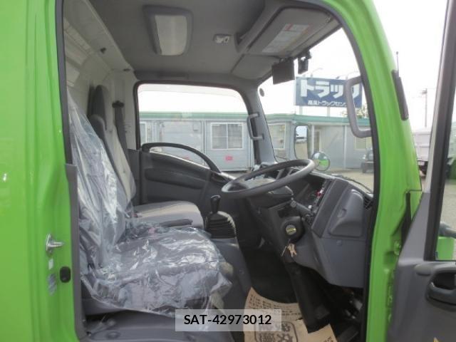 Isuzu ELF TRUCK 2017-02 1037933-14