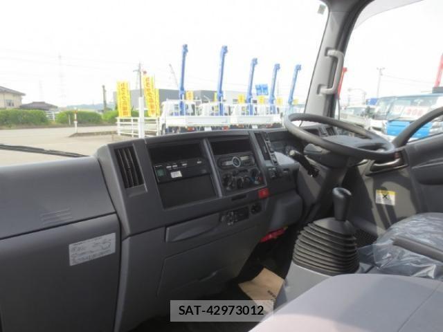 Isuzu ELF TRUCK 2017-02 1037933-15