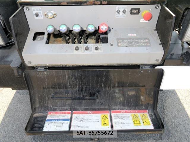 Isuzu ELF TRUCK 2018-02 806363-15