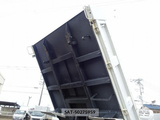 Isuzu ELF TRUCK 2022-08 806171-3
