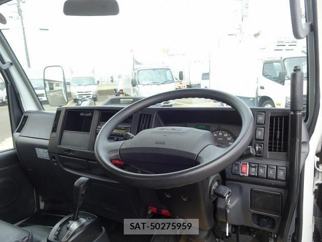 Isuzu ELF TRUCK 2022-08 806171-19