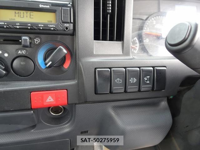Isuzu ELF TRUCK 2022-08 806171-22