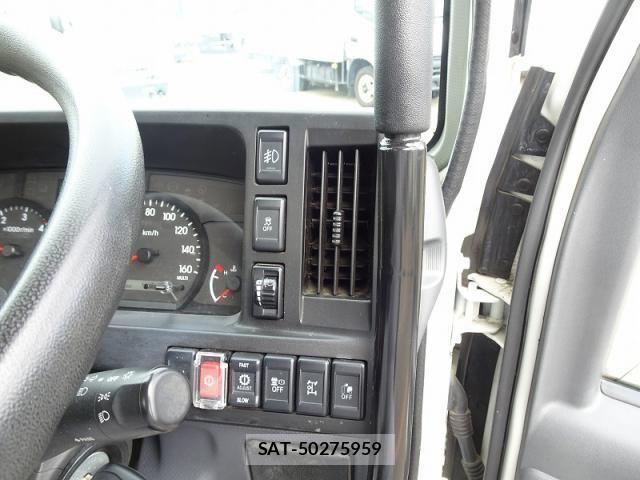 Isuzu ELF TRUCK 2022-08 806171-23