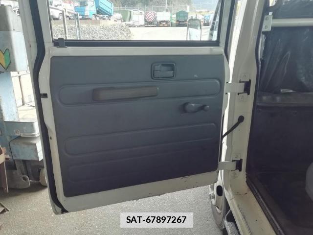 Isuzu ELF TRUCK 2017-09 806352-14