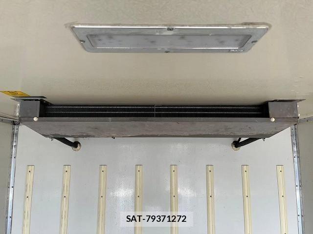 Isuzu ELF TRUCK 2013-12 806170-14
