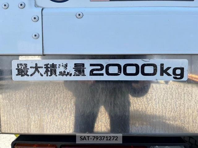 Isuzu ELF TRUCK 2013-12 806170-18