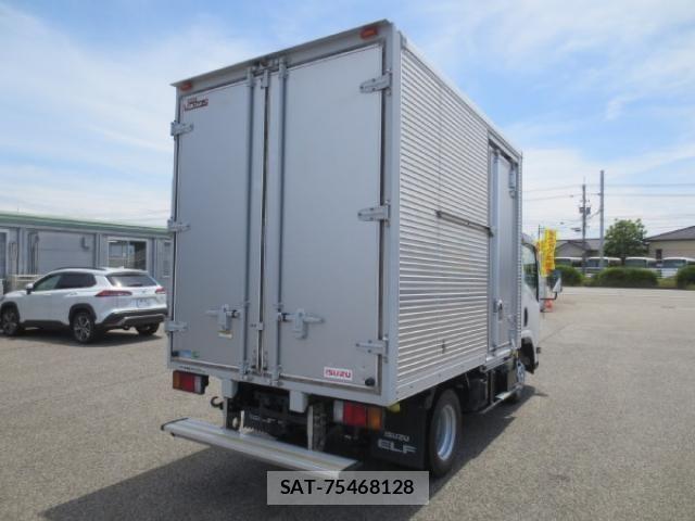 Isuzu ELF TRUCK 2018-02 1037935-3