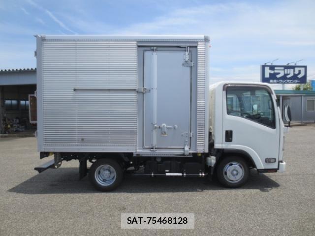 Isuzu ELF TRUCK 2018-02 1037935-7
