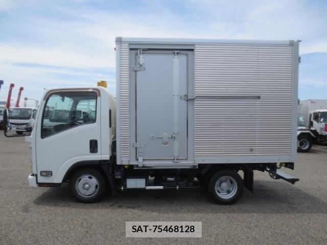 Isuzu ELF TRUCK 2018-02 1037935-8