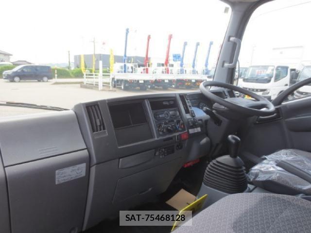Isuzu ELF TRUCK 2018-02 1037935-15