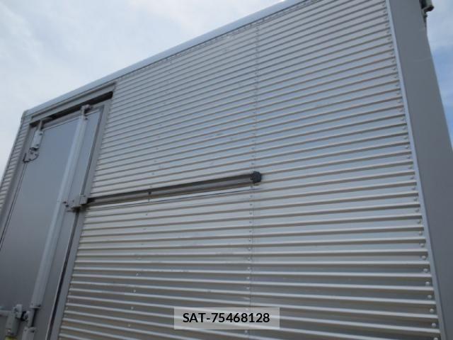 Isuzu ELF TRUCK 2018-02 1037935-19