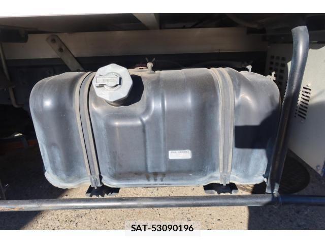 Isuzu ELF TRUCK 2015-08 1624621-29