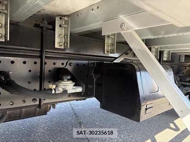 Isuzu ELF TRUCK 2021-03 1742614-23