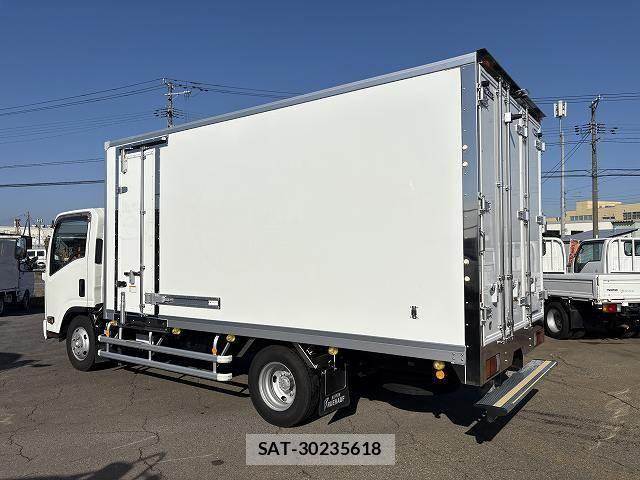 Isuzu ELF TRUCK 2021-03 1742614-3